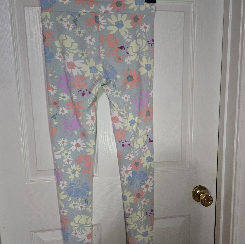 Lularoe - Picture 3 of 5